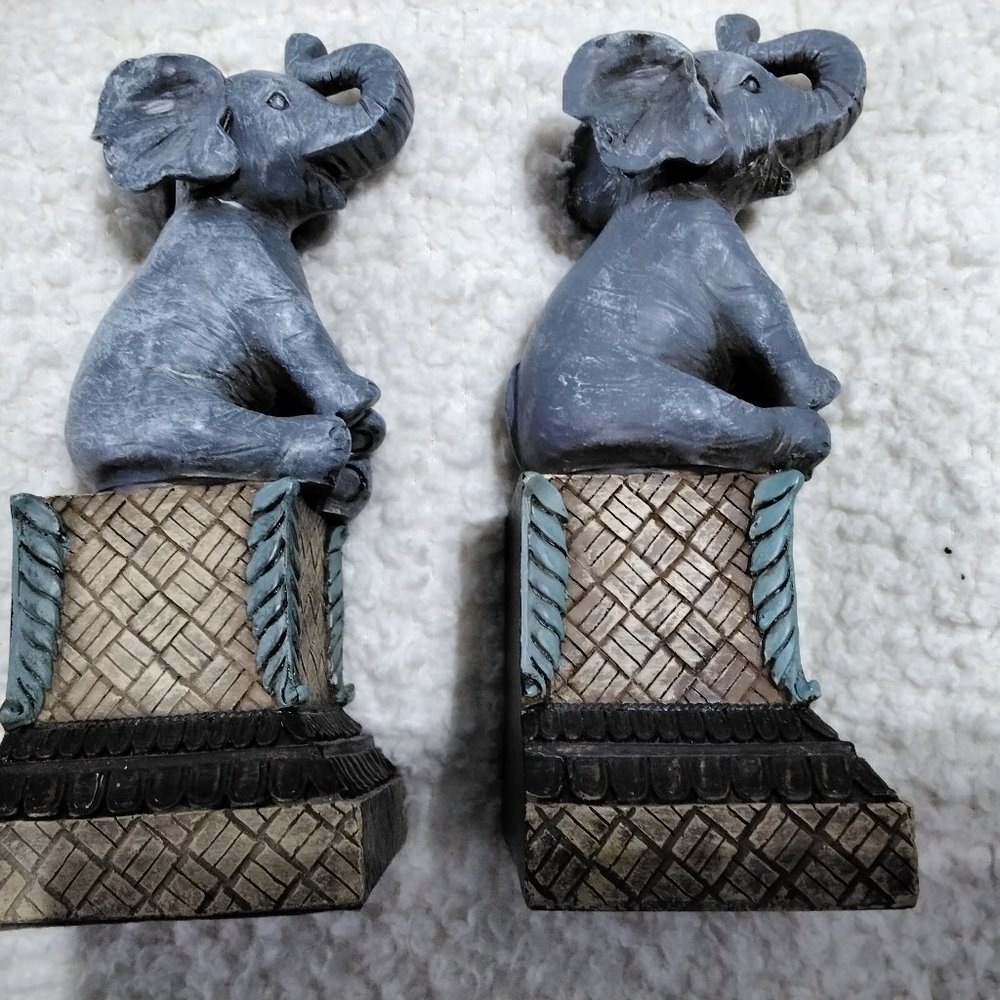 Books Holder Elephant's Heavy Set of 2 Ceramic Heavy 9" H Base 4" x 3"